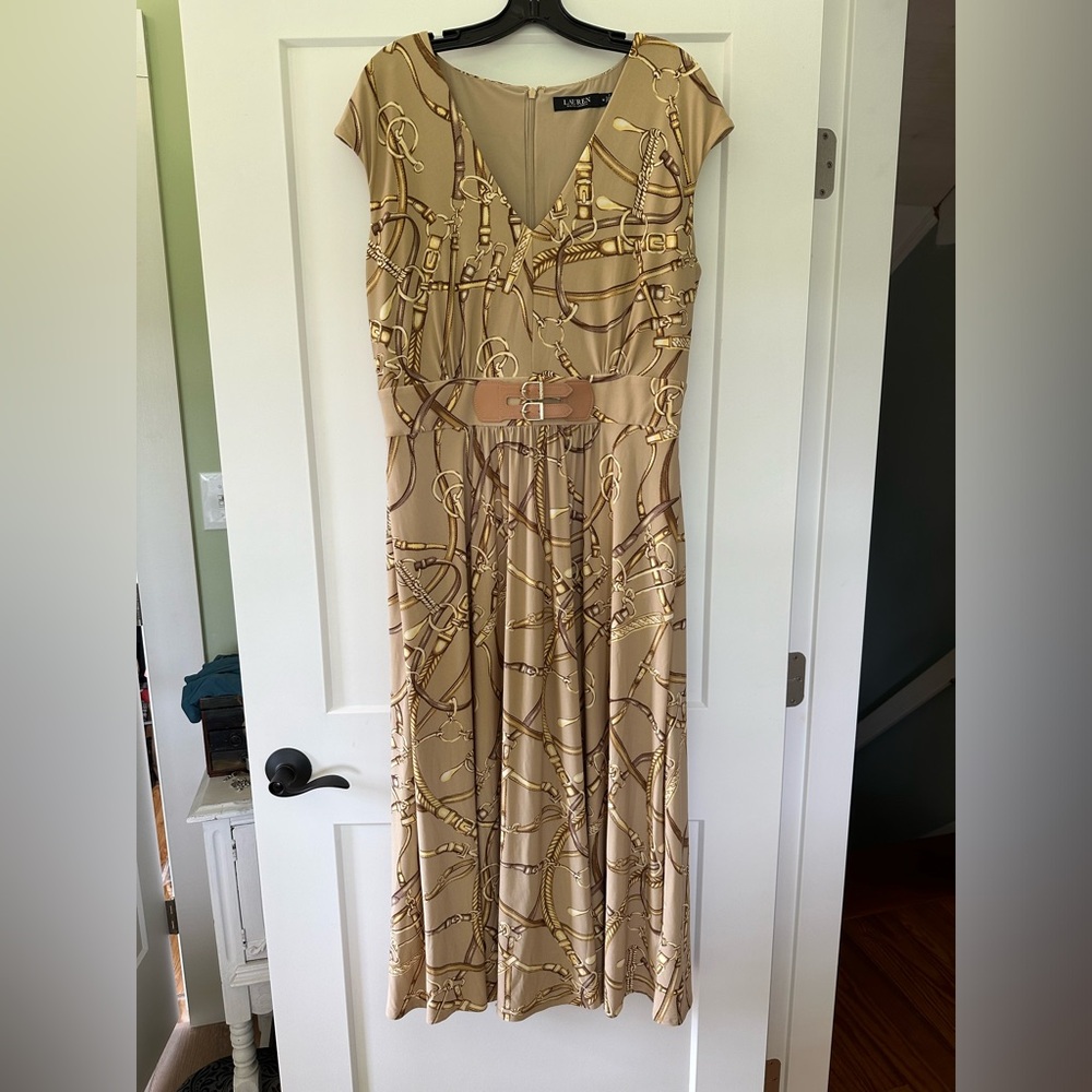 Lauren Ralph Lauren size 14 sleeveless v-neck buckle waiste full skirted dress
